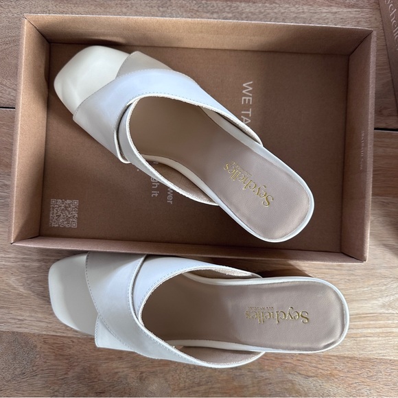 New in Box Seychelles Block Heels - Picture 3 of 7